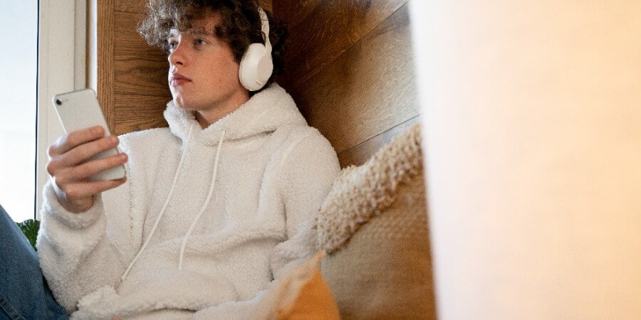 Si mi hijo no quiere verme, ¿debo seguir pagando la pensión de alimentos?